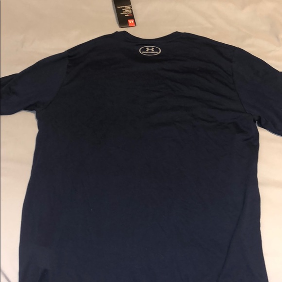 Men’s large under armour shirt - Picture 2 of 3